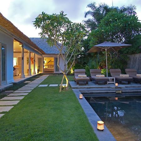 סמיניאק Serene Villas מראה חיצוני תמונה