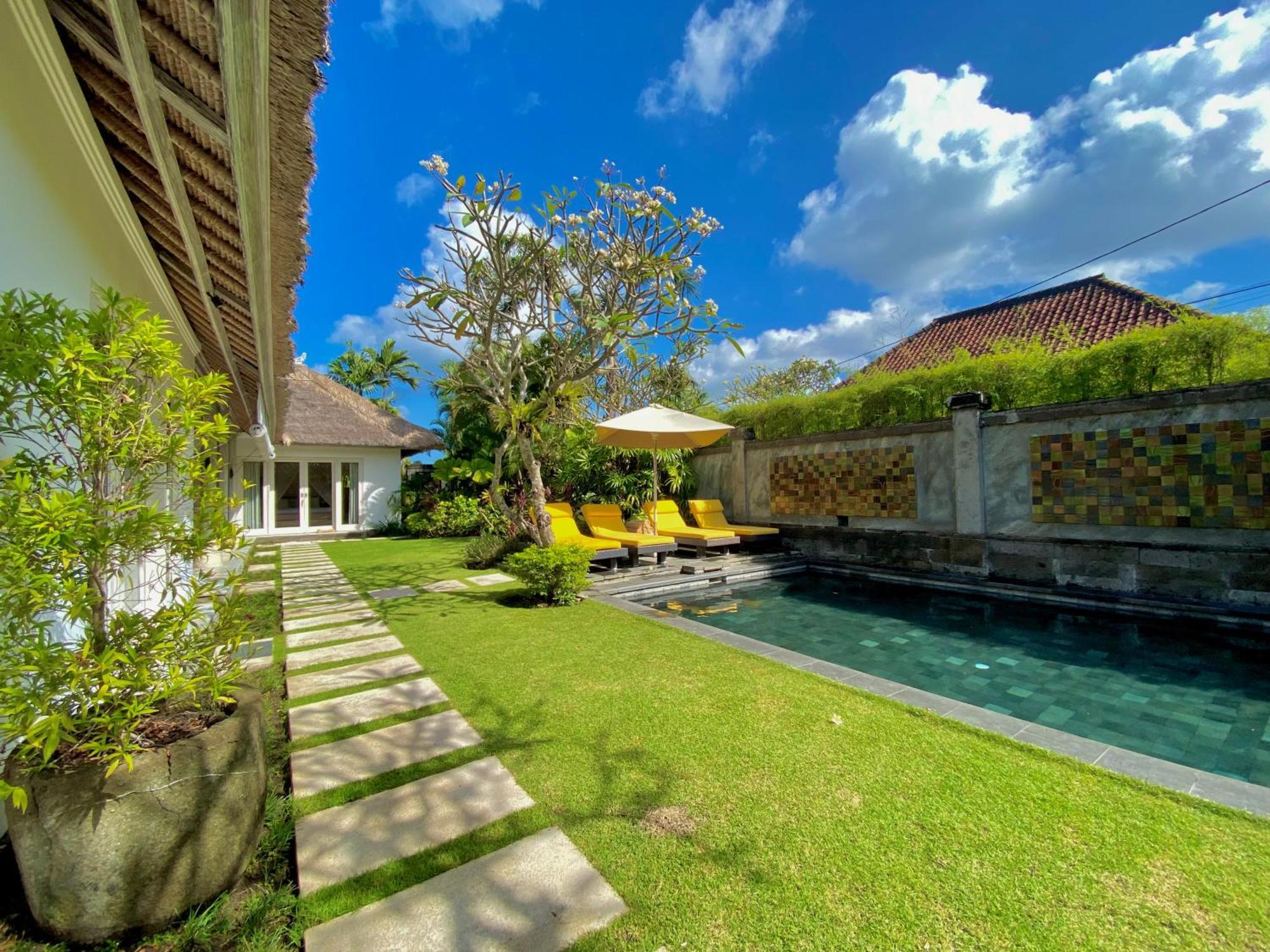 סמיניאק Serene Villas מראה חיצוני תמונה